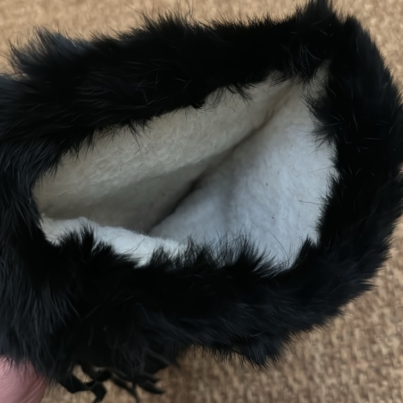 Vintage Suede and Rabbit Fur Fringed Mittens - Picture 10 of 10